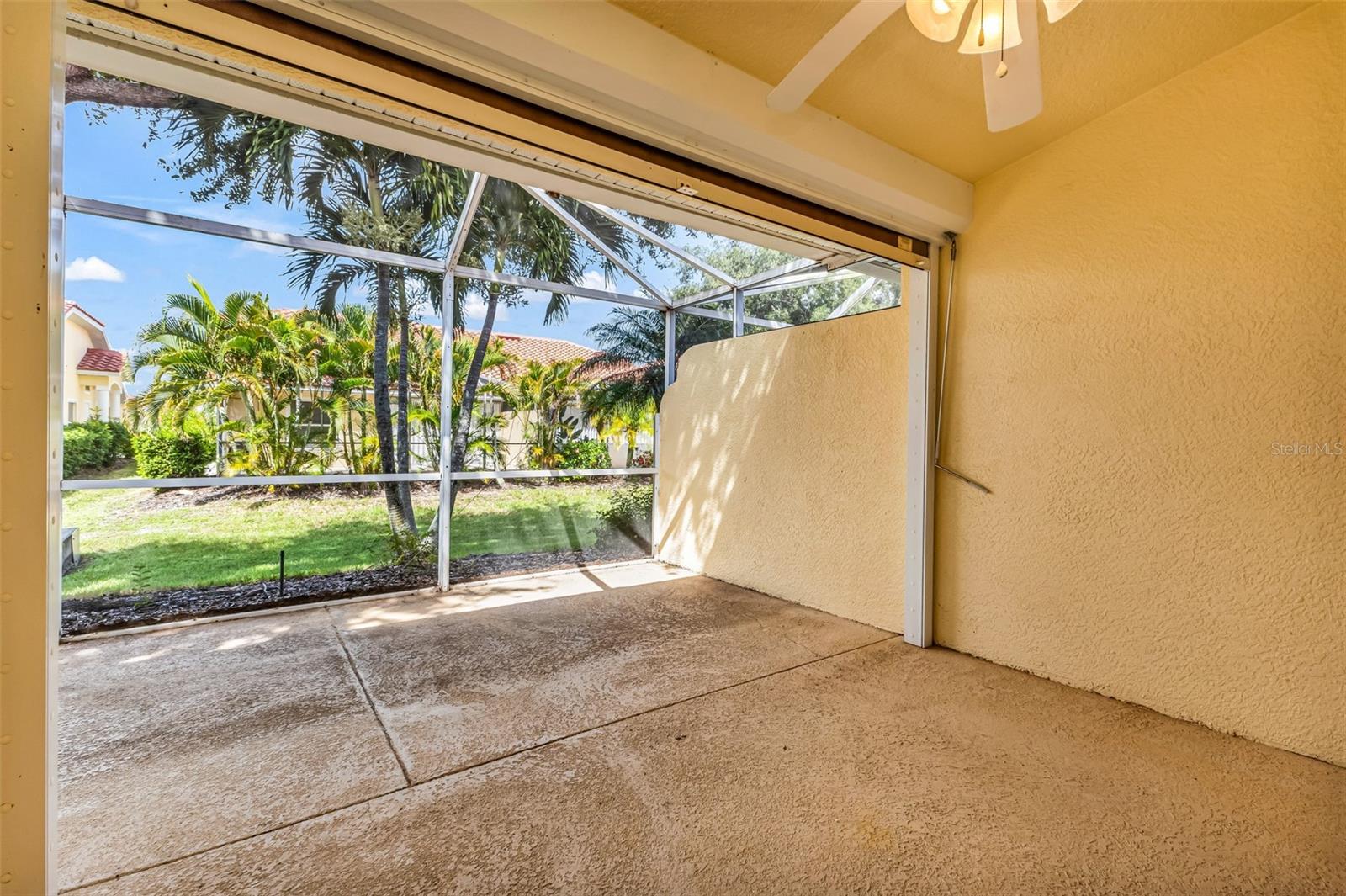 VILLAS BURNT STORE ISLES 01 - Residential