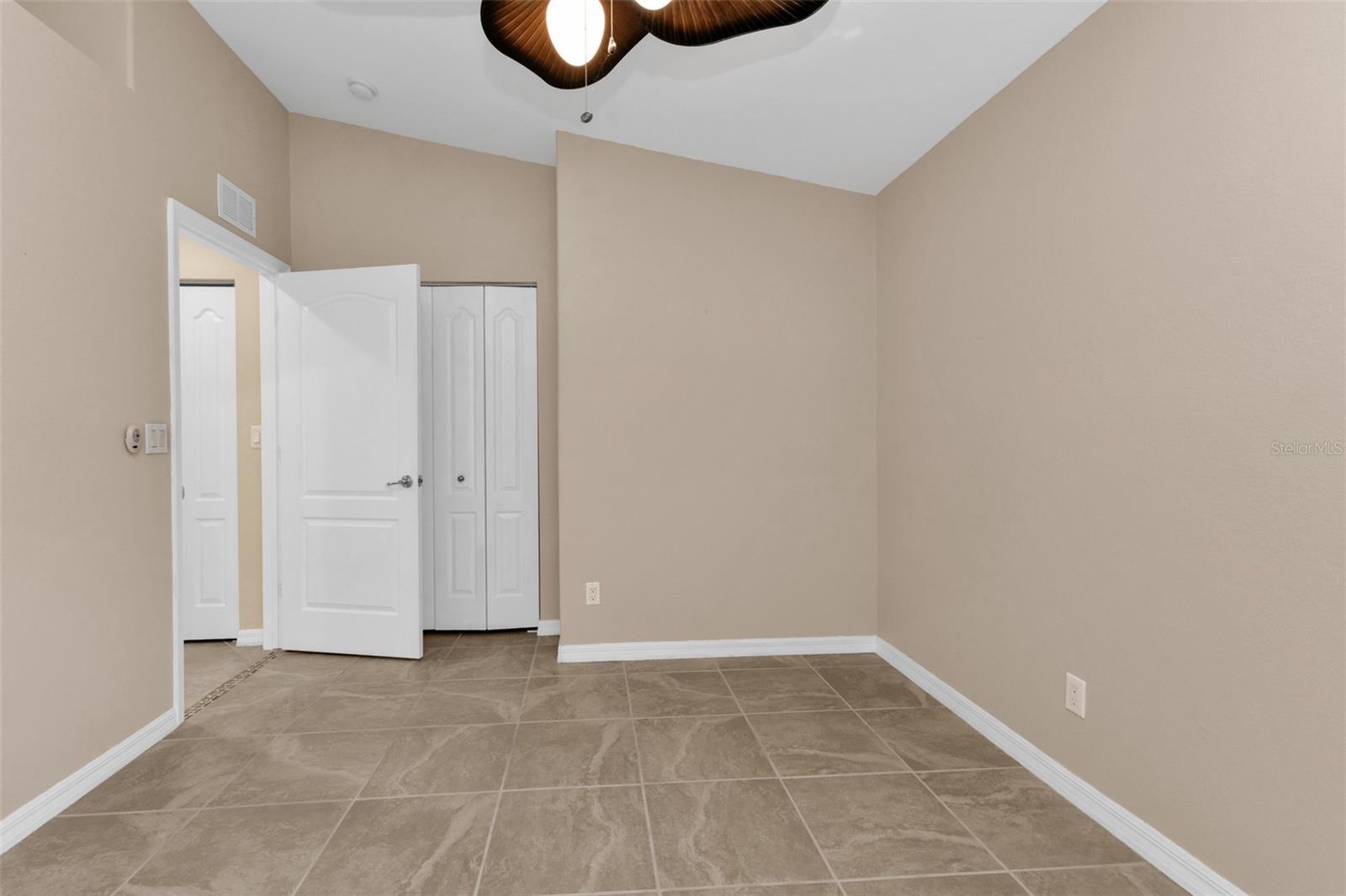 VILLAS BURNT STORE ISLES 01 - Residential