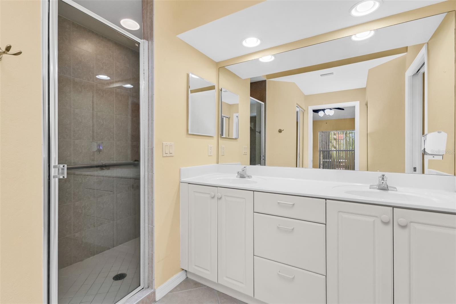 VILLAS BURNT STORE ISLES 01 - Residential