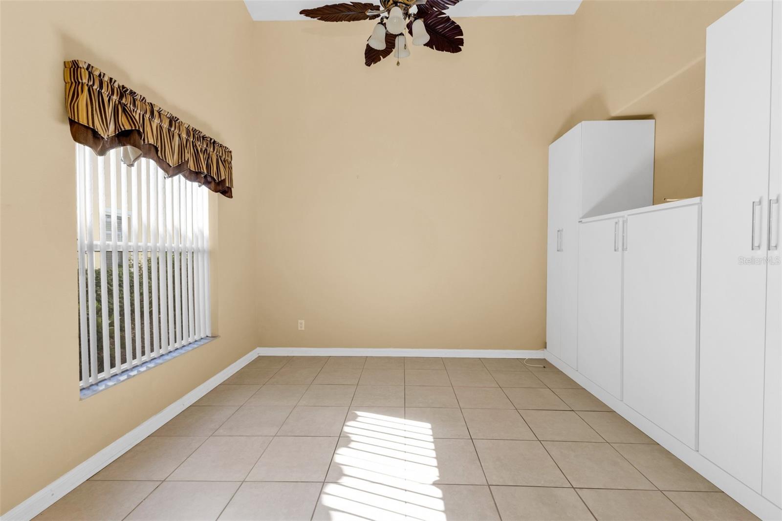 VILLAS BURNT STORE ISLES 01 - Residential