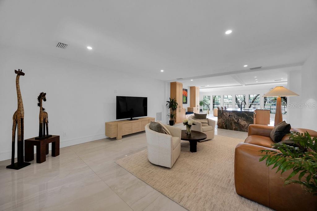 LAKE SIENNA - Residential