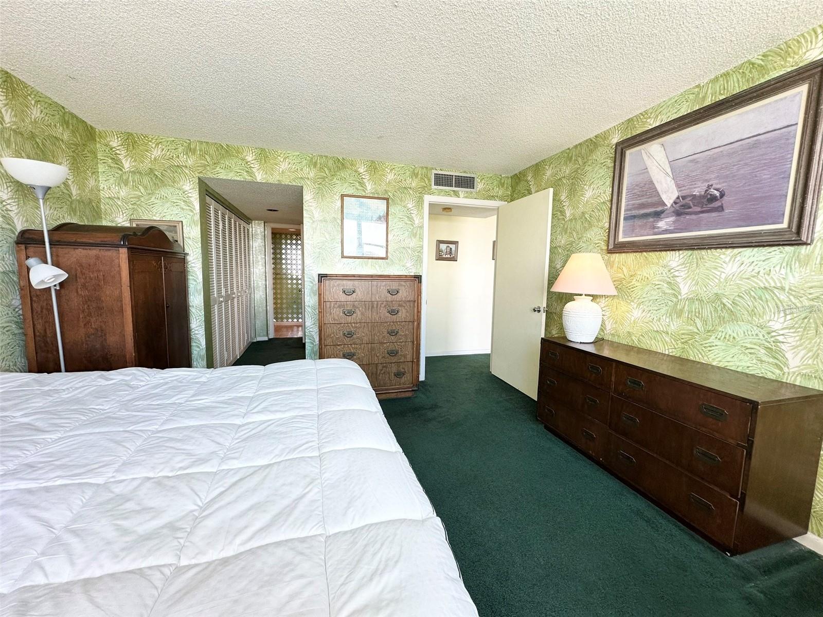 TREASURE ISLAND TENNIS & YACHT CLUB - Residential Lease