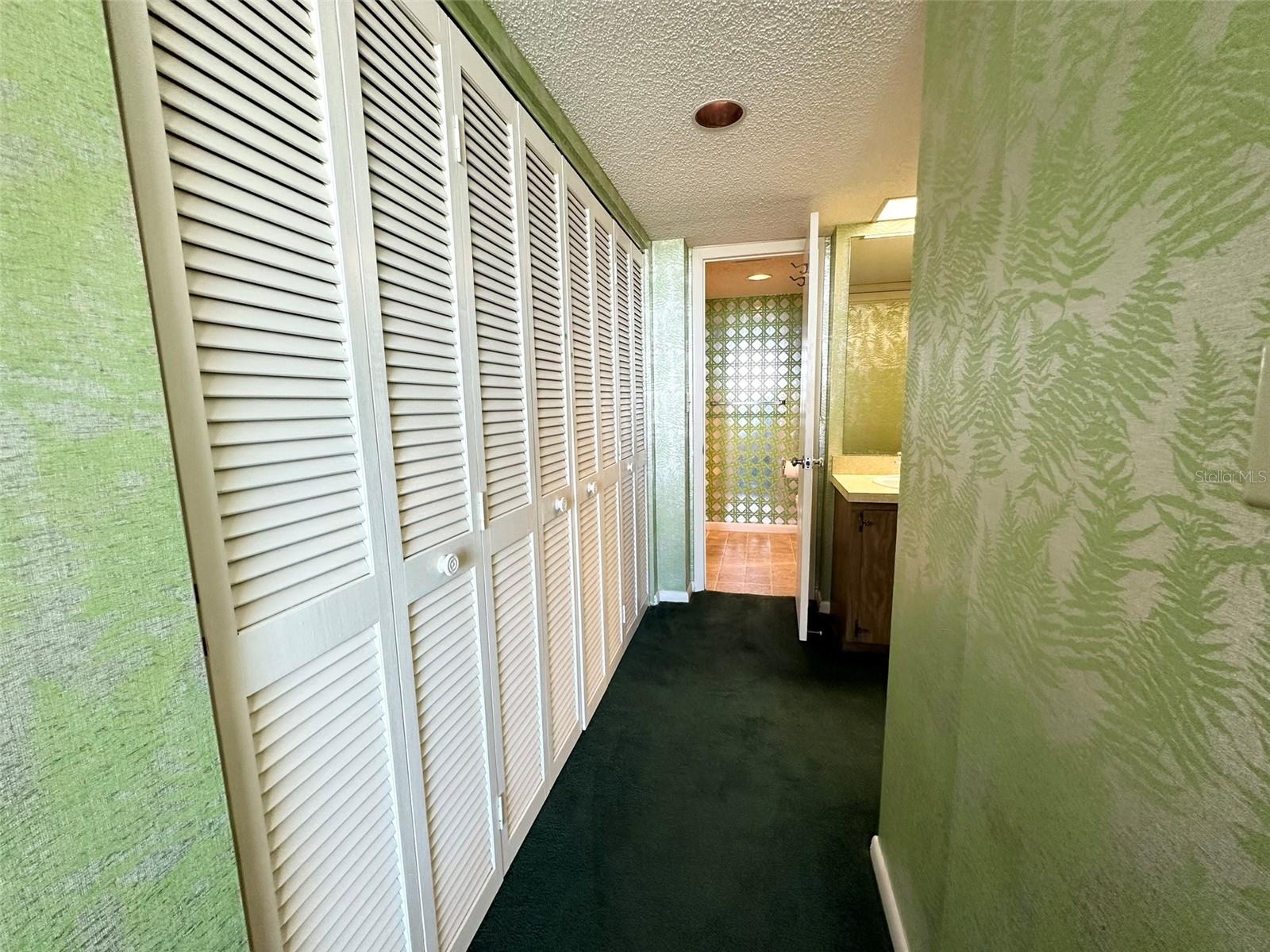 TREASURE ISLAND TENNIS & YACHT CLUB - Residential Lease