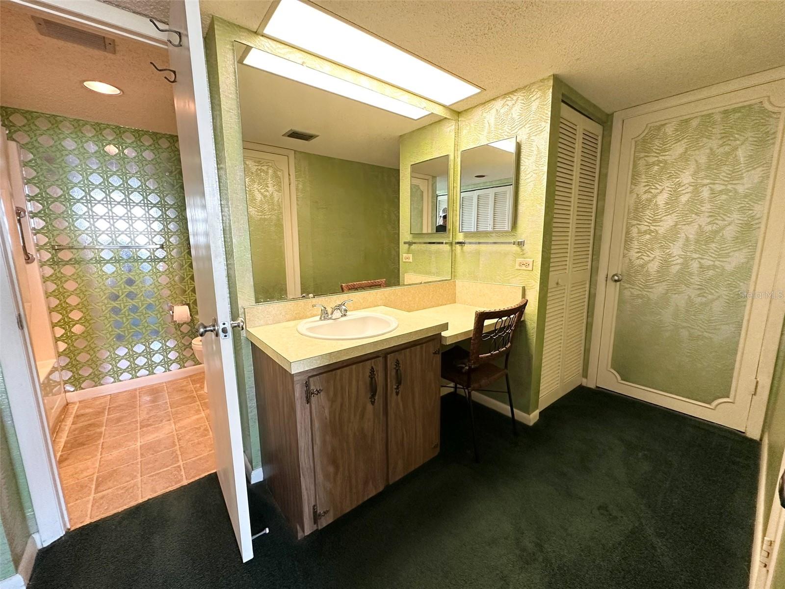 TREASURE ISLAND TENNIS & YACHT CLUB - Residential Lease