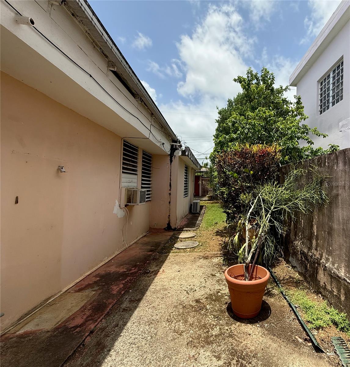 URB. COLLEGE PARK - Residential