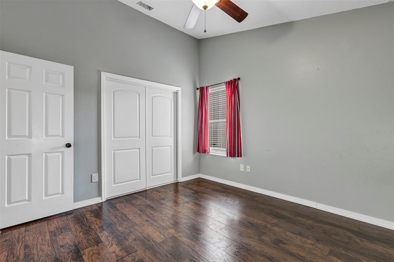 BENTLEY WOODS - Residential