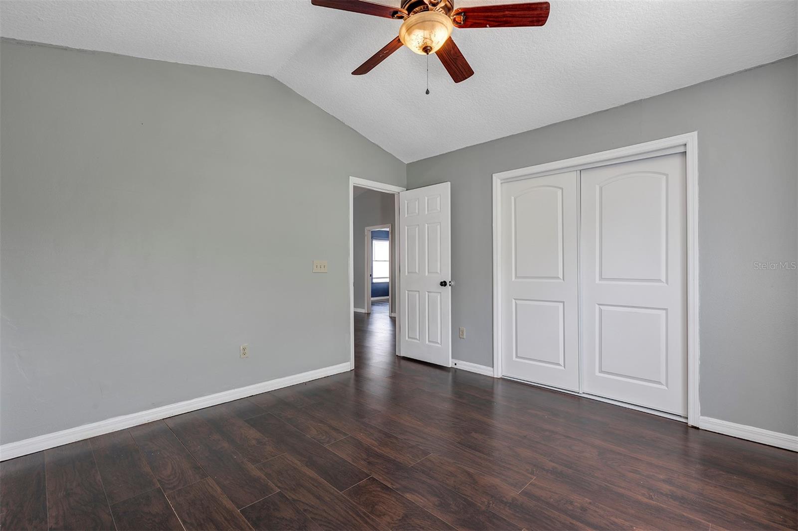 BENTLEY WOODS - Residential