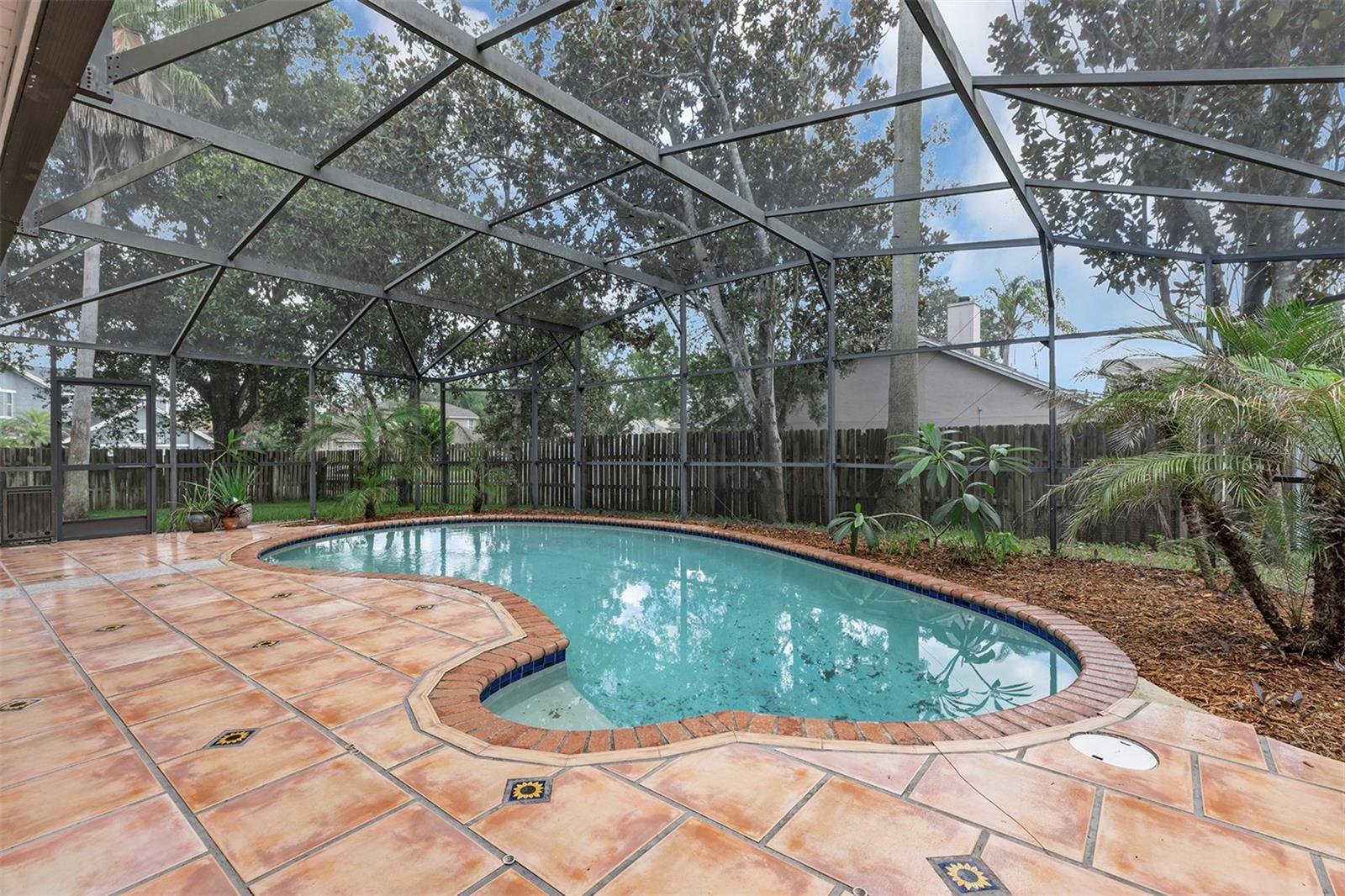 BENTLEY WOODS - Residential