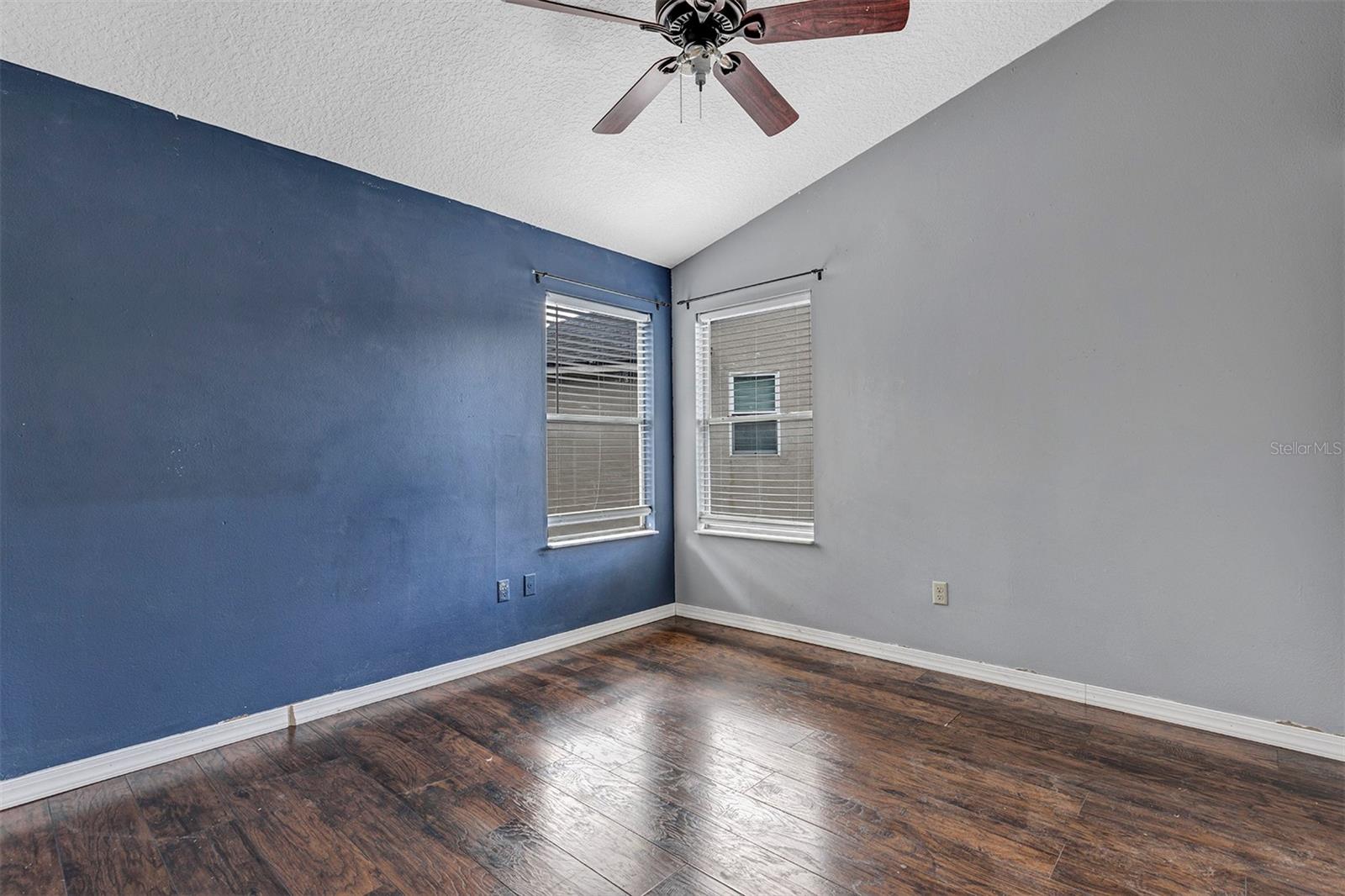 BENTLEY WOODS - Residential