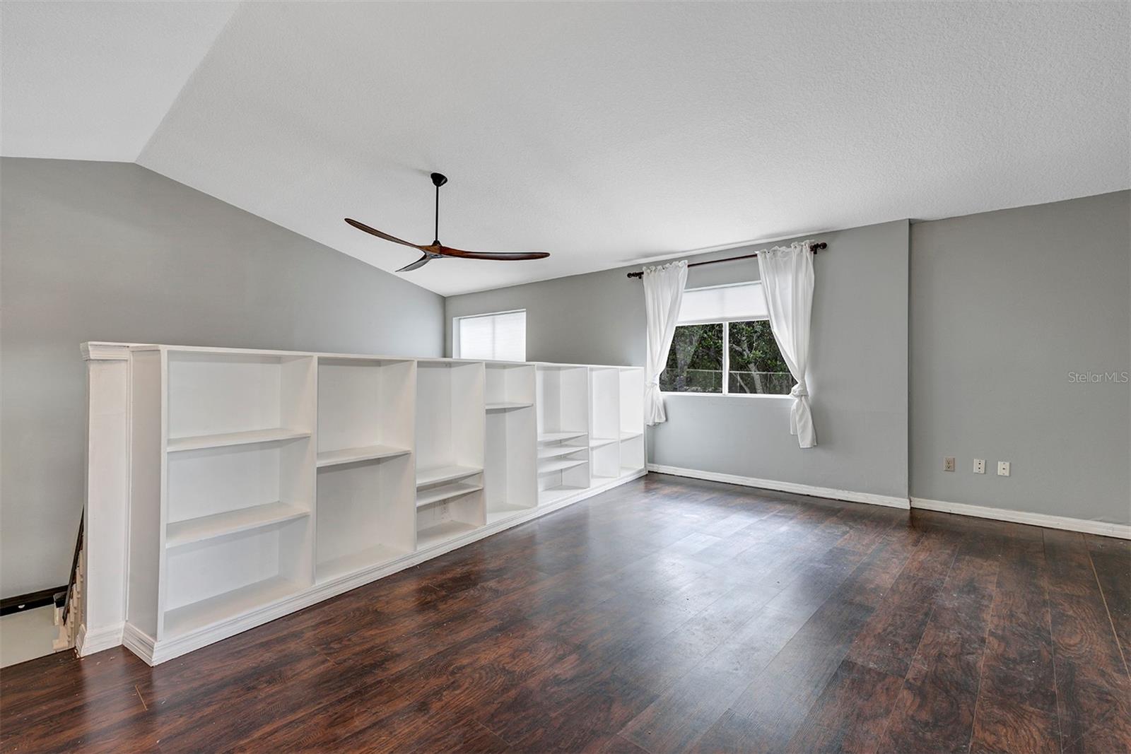 BENTLEY WOODS - Residential
