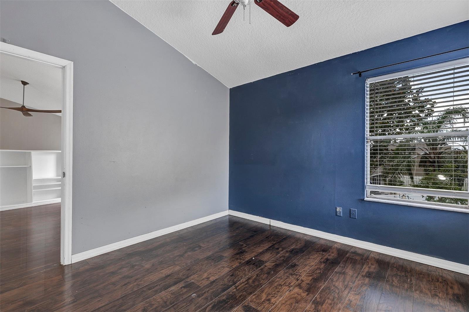 BENTLEY WOODS - Residential