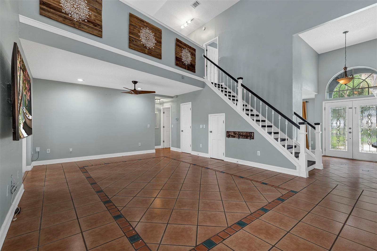 BENTLEY WOODS - Residential