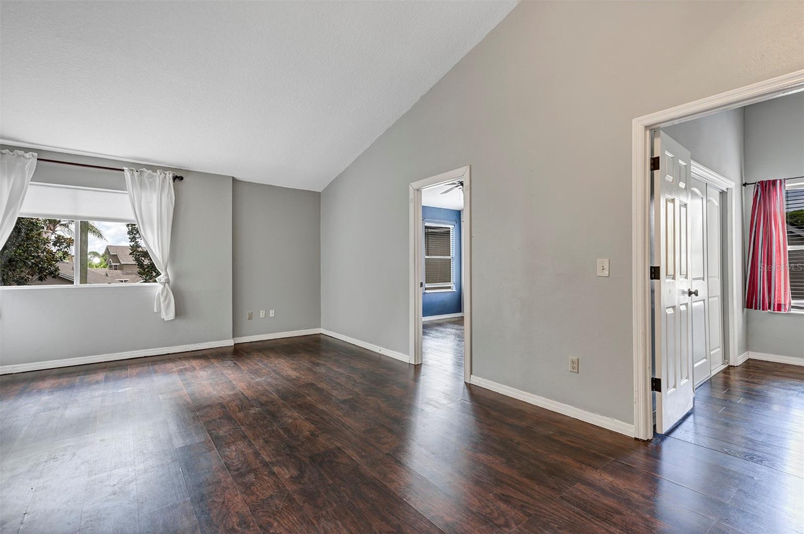 BENTLEY WOODS - Residential