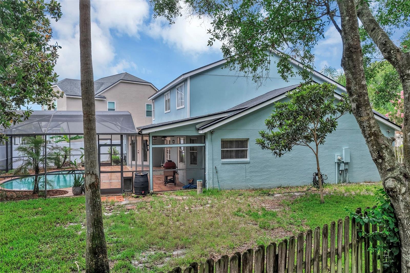 BENTLEY WOODS - Residential