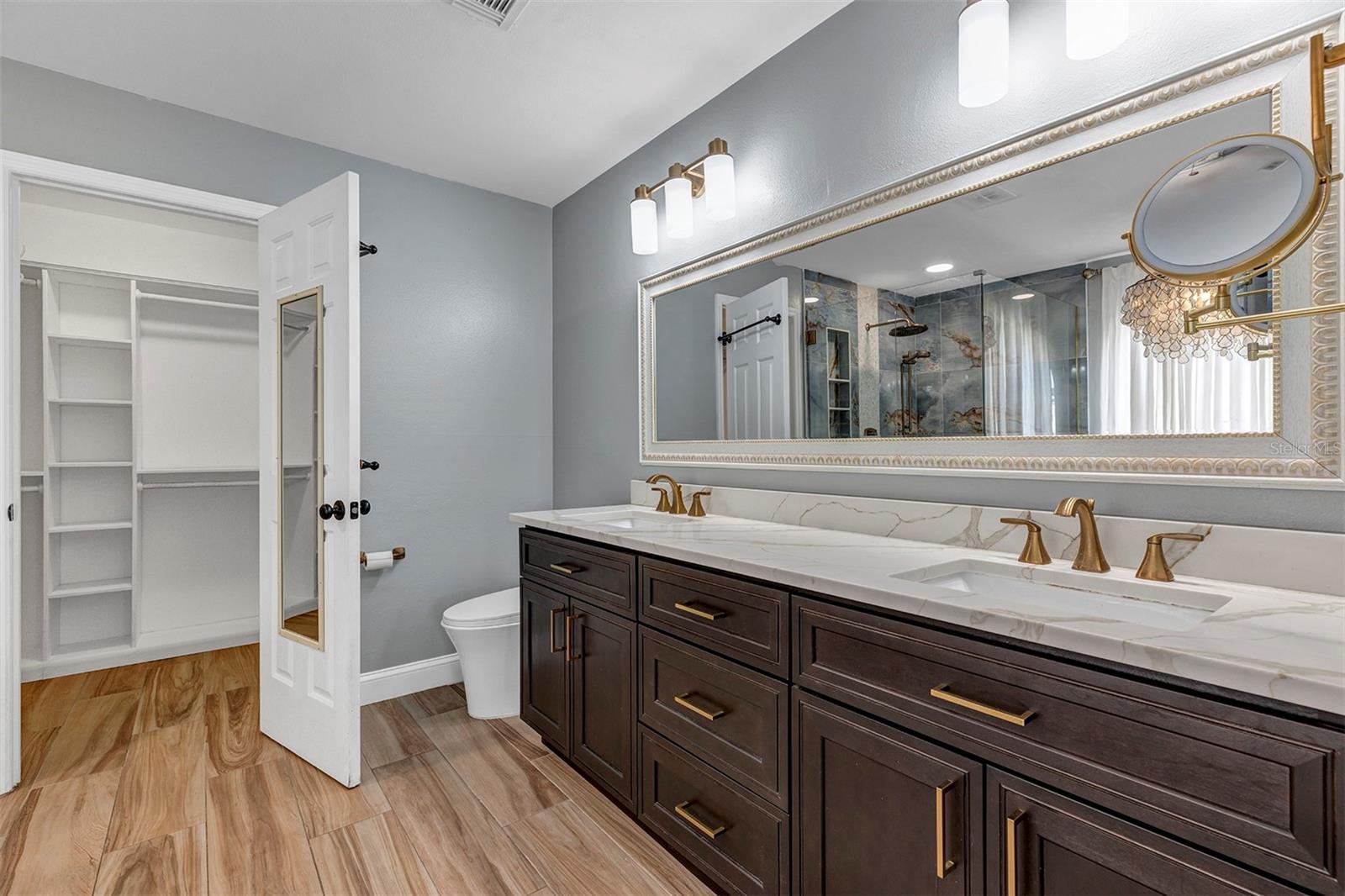 BENTLEY WOODS - Residential