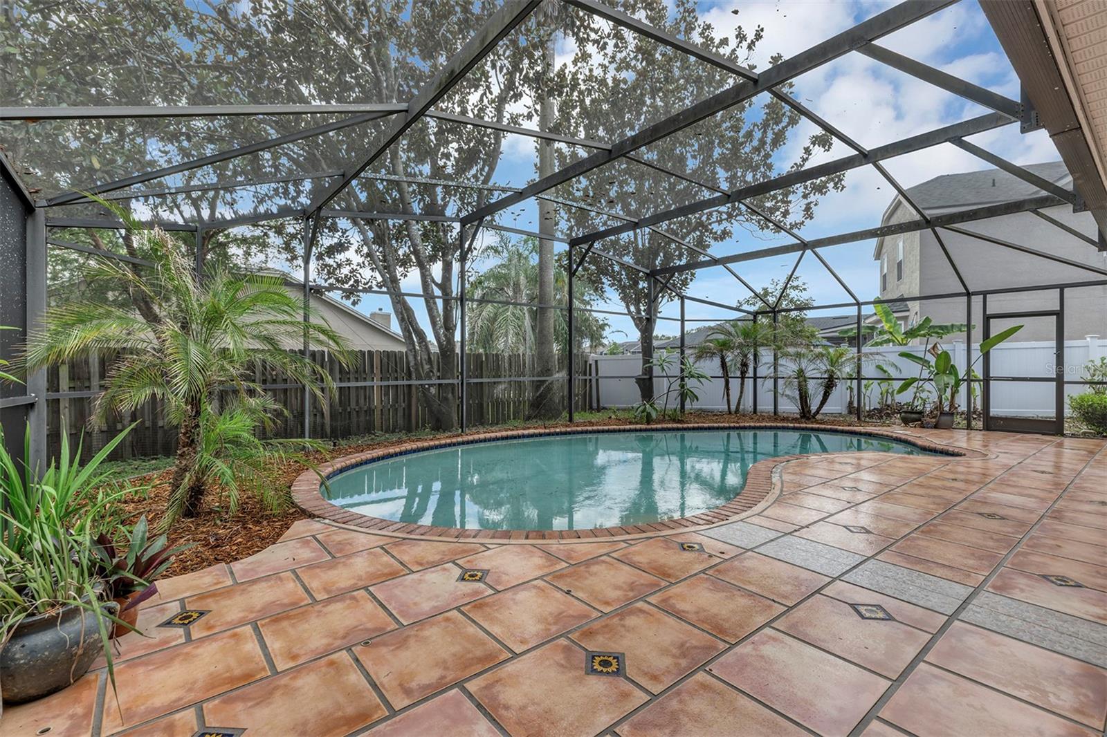 BENTLEY WOODS - Residential