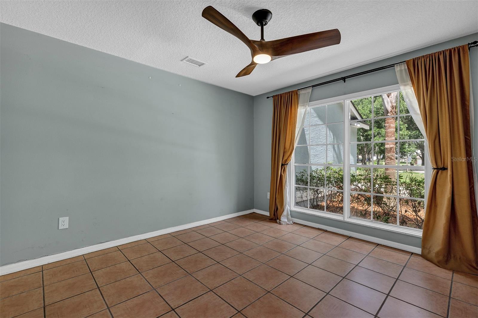 BENTLEY WOODS - Residential