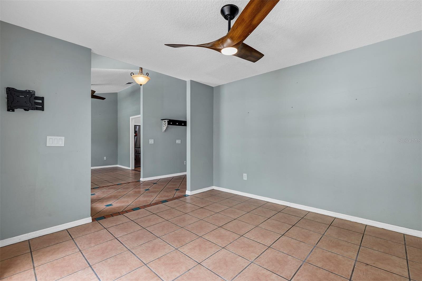 BENTLEY WOODS - Residential