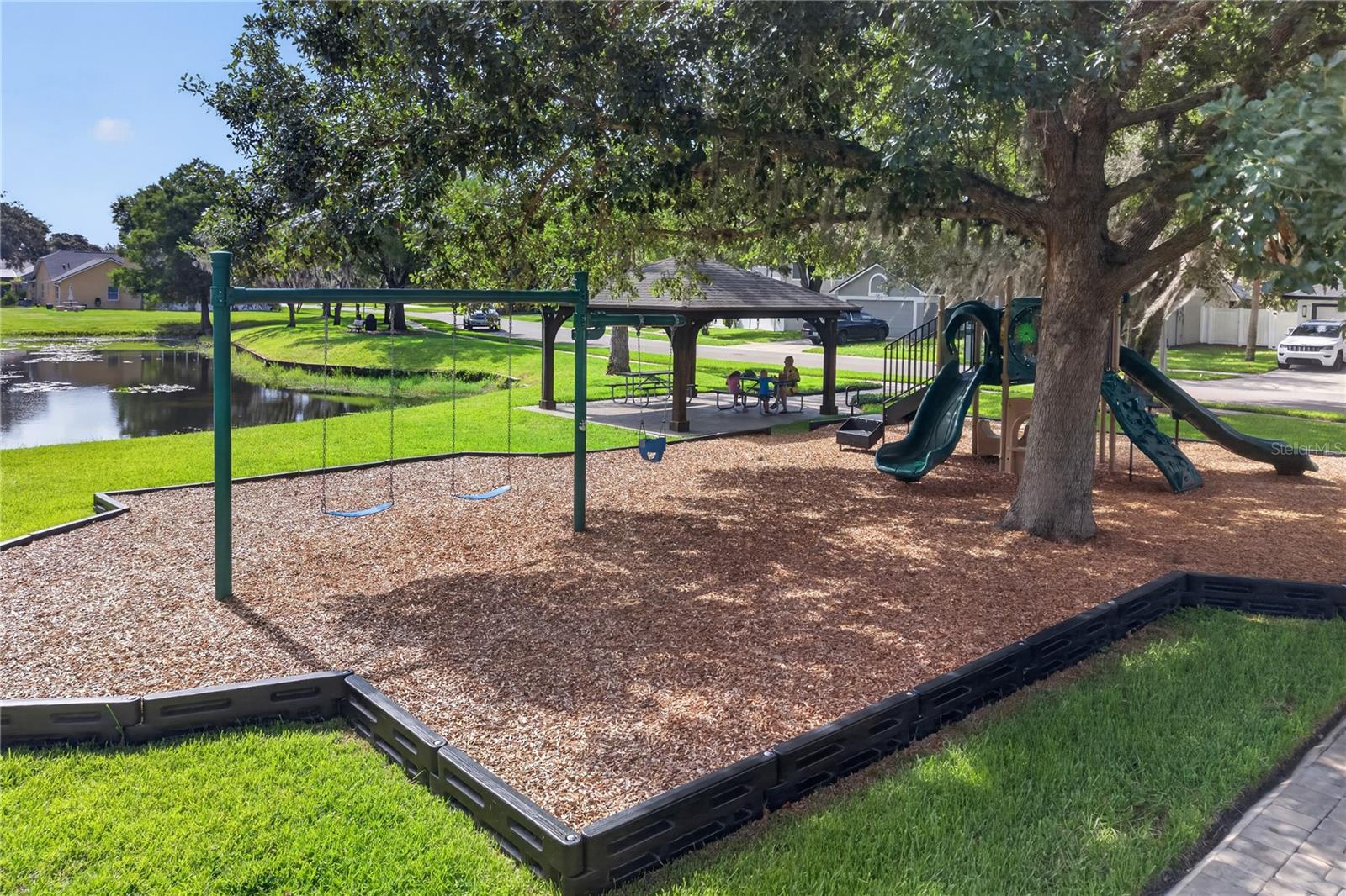 AUTUMN GLEN - Residential Lease