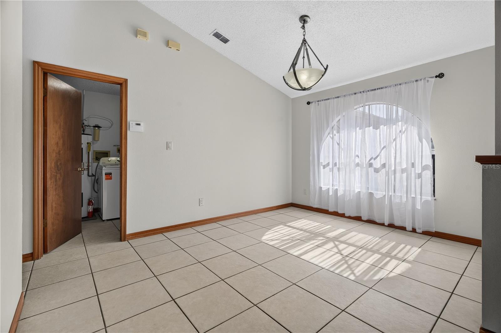 AUTUMN GLEN - Residential Lease