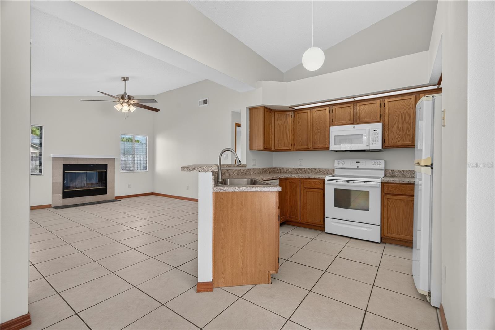 AUTUMN GLEN - Residential Lease