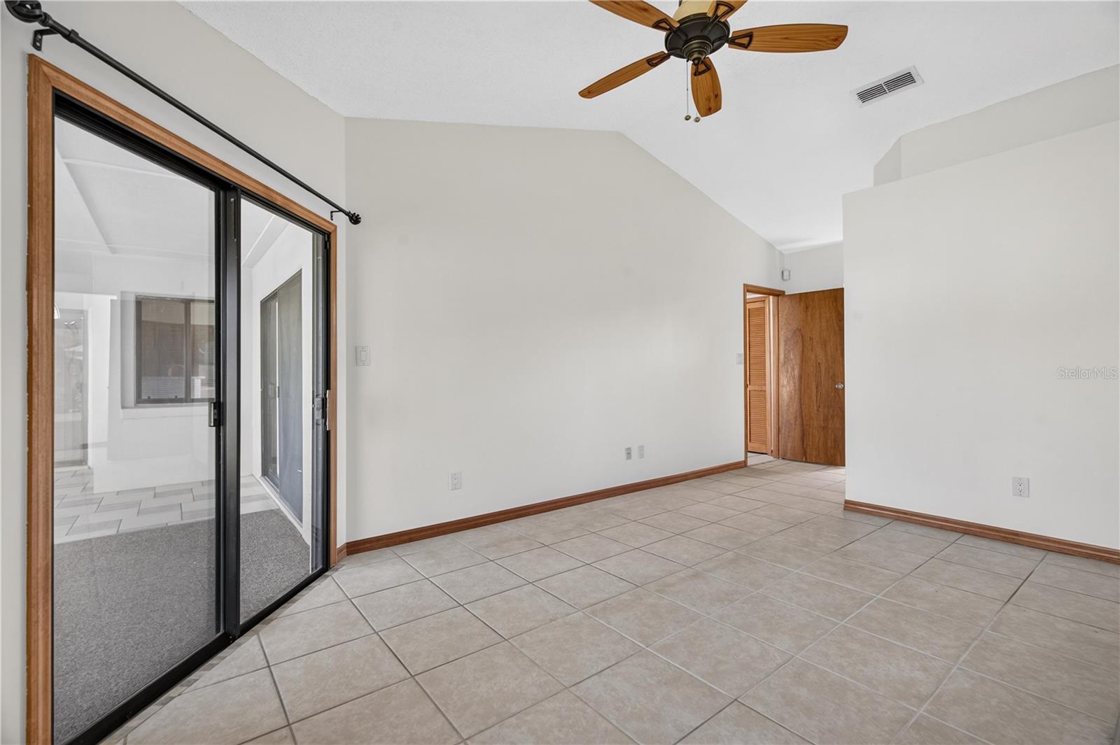 AUTUMN GLEN - Residential Lease