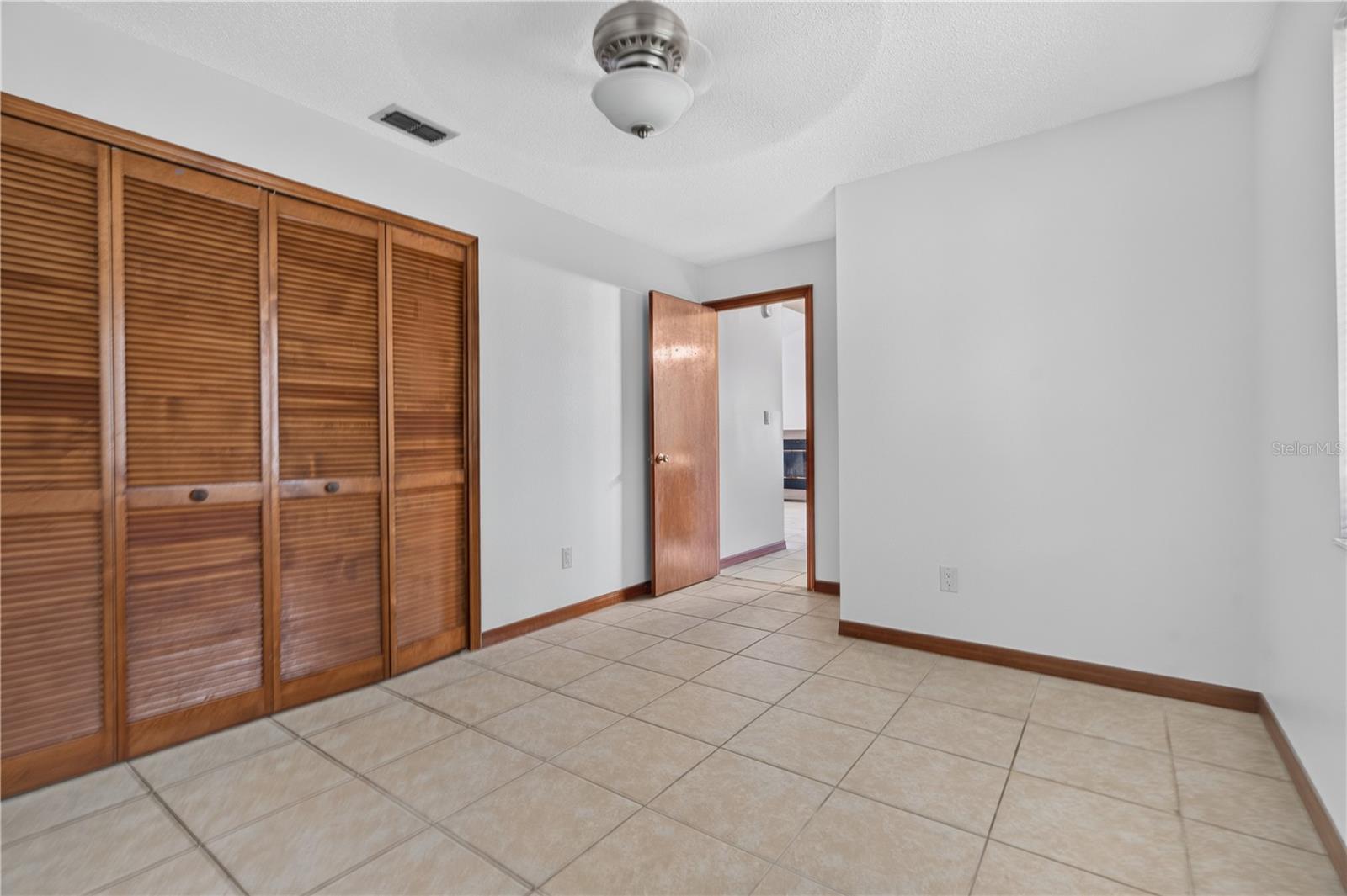 AUTUMN GLEN - Residential Lease