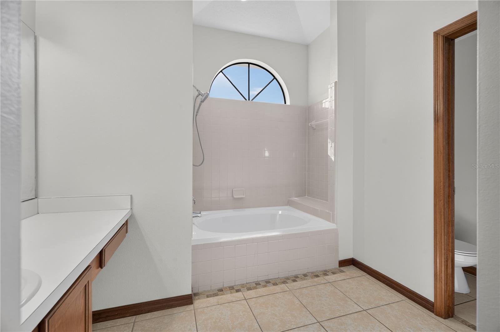 AUTUMN GLEN - Residential Lease