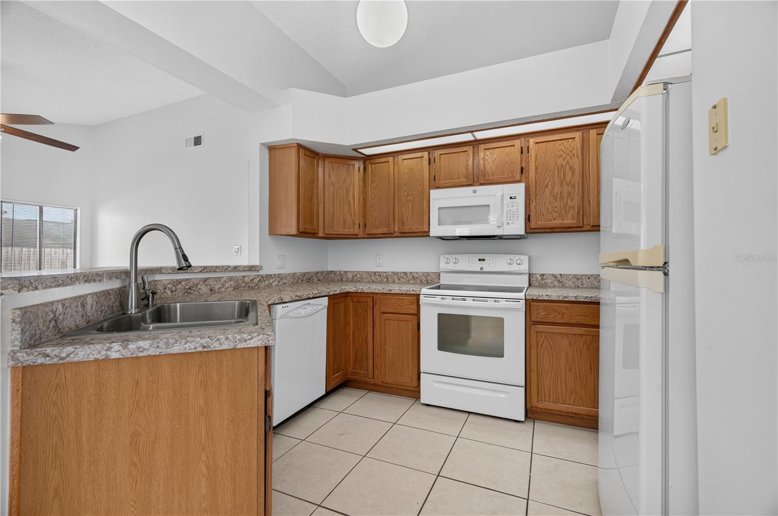 AUTUMN GLEN - Residential Lease