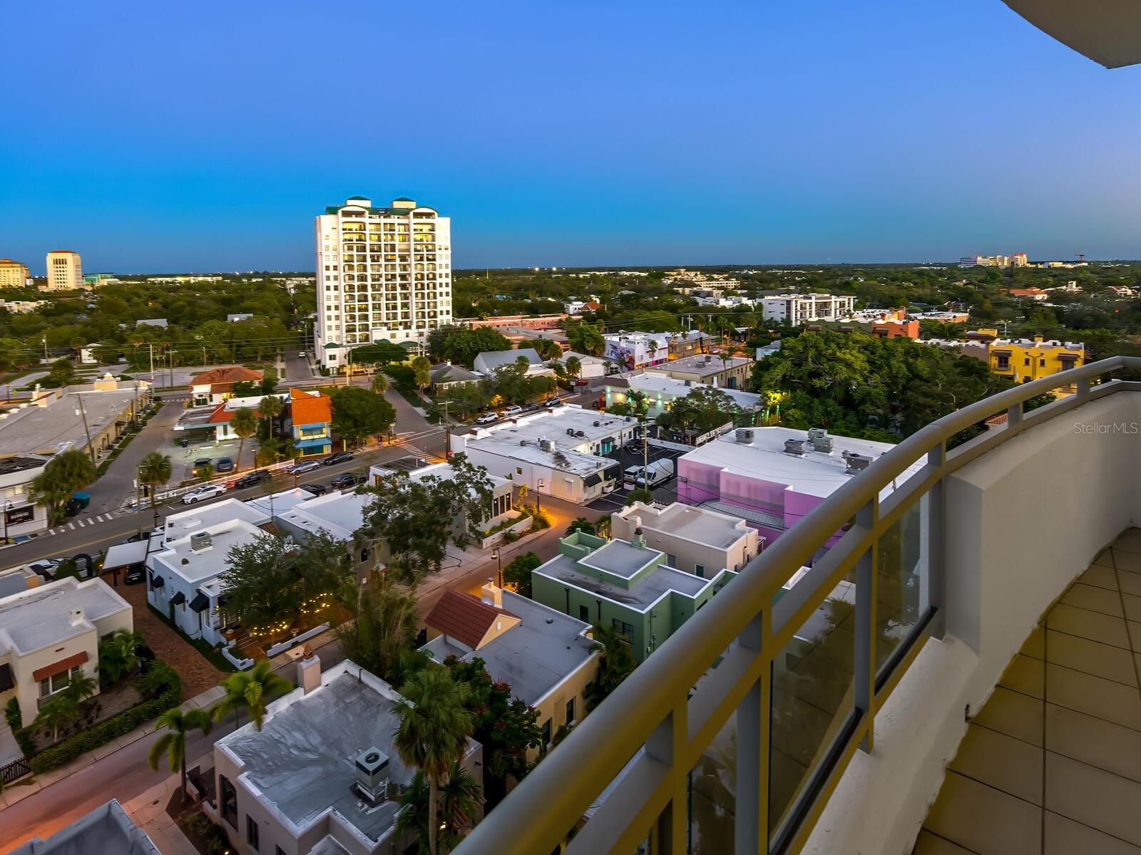 THE SAVOY ON PALM - Residential