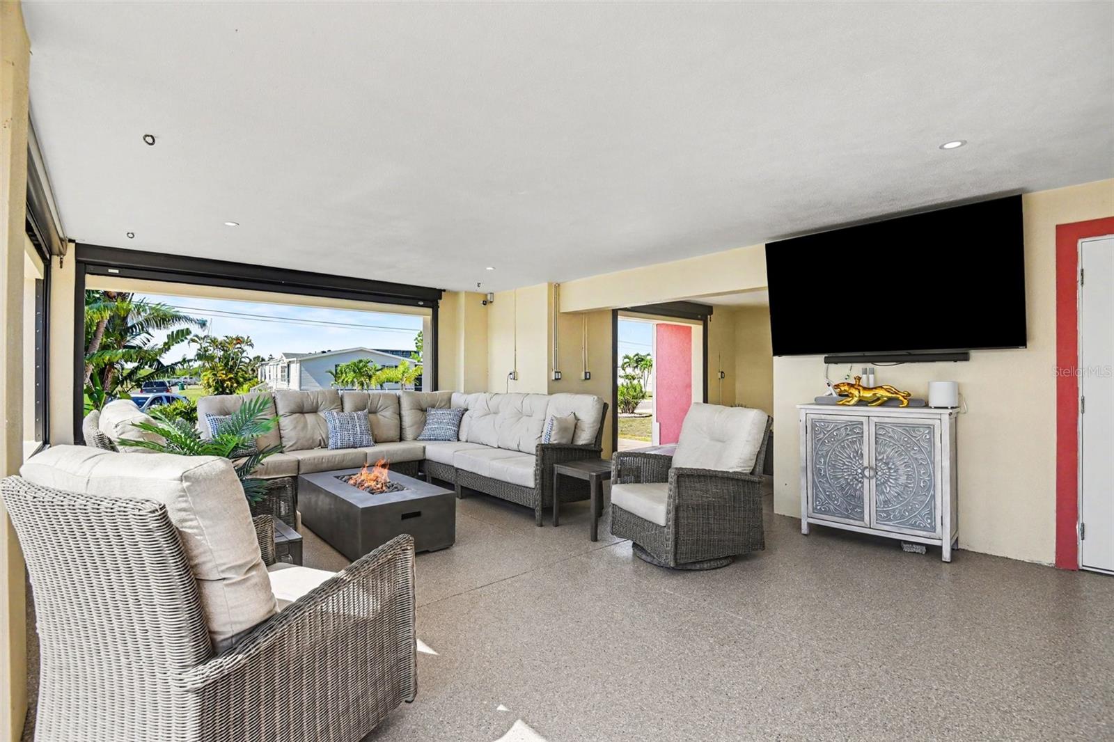 RIVIERA LAGOONS - Residential