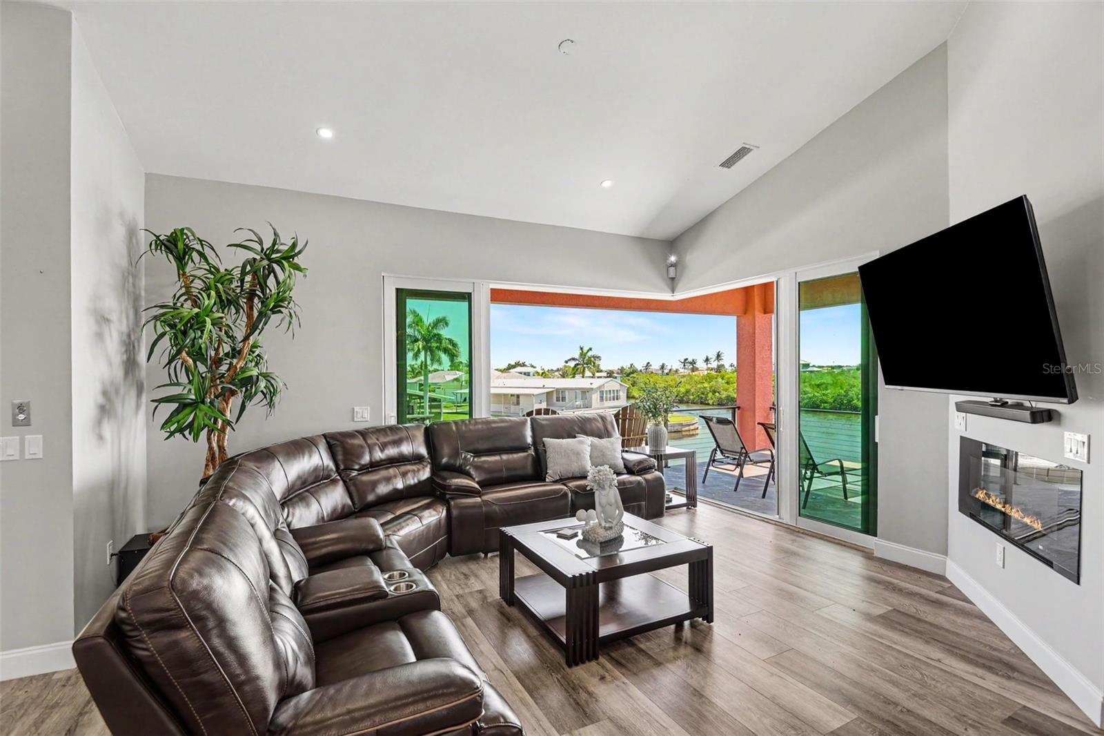 RIVIERA LAGOONS - Residential