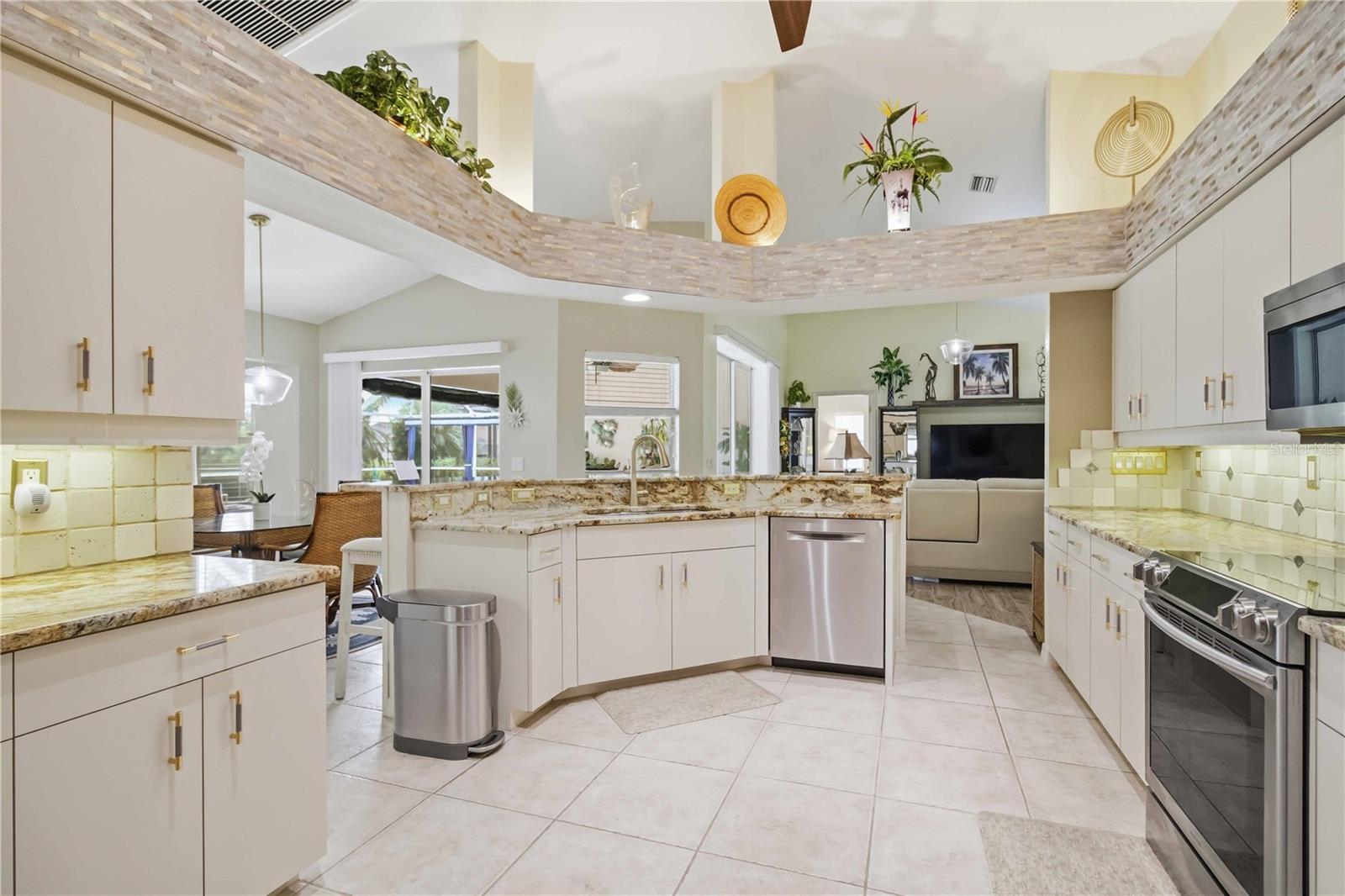 ROTONDA WEST WHITE MARSH - Residential