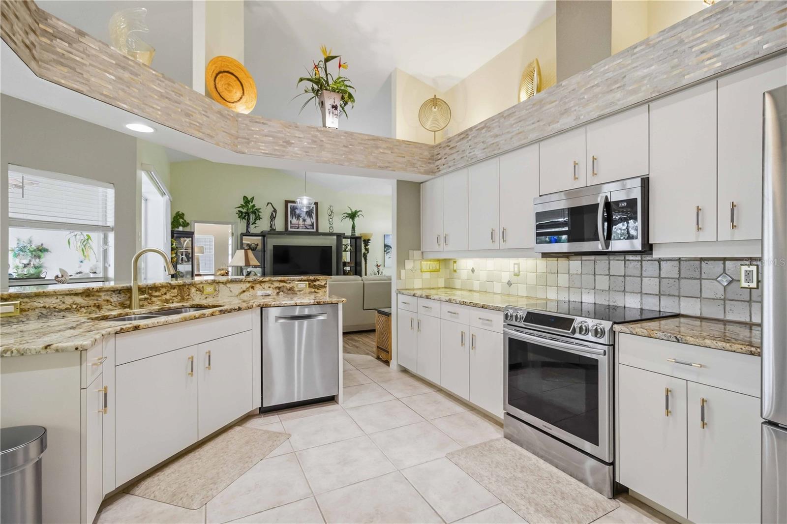 ROTONDA WEST WHITE MARSH - Residential