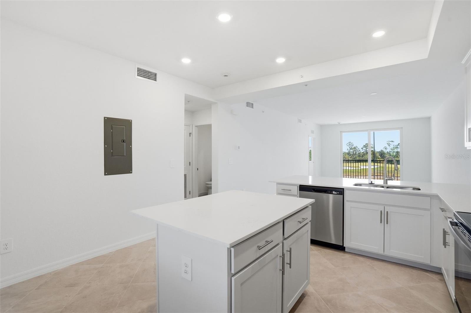 CALUSA COUNTRY CLUB - Residential
