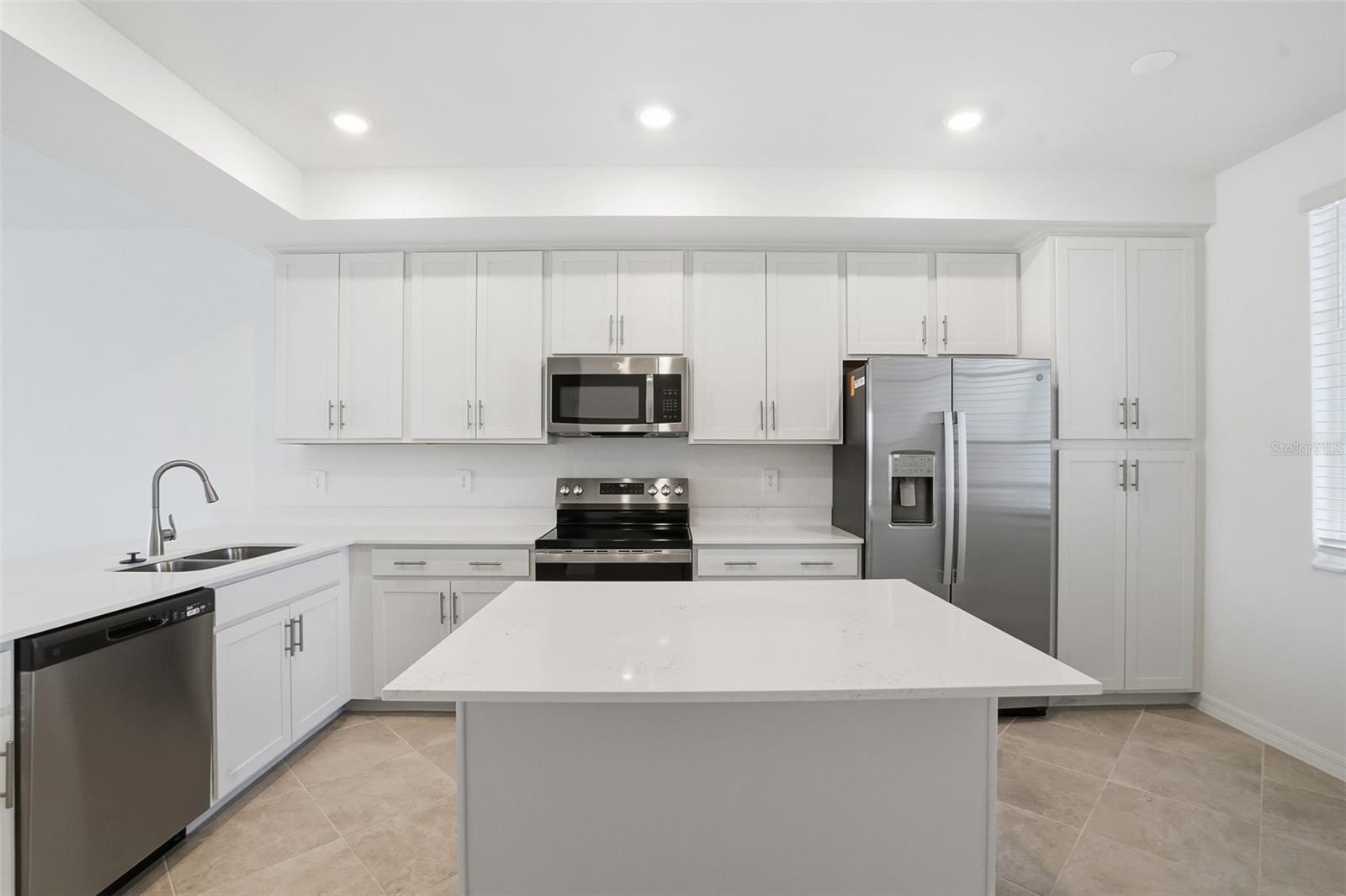 CALUSA COUNTRY CLUB - Residential