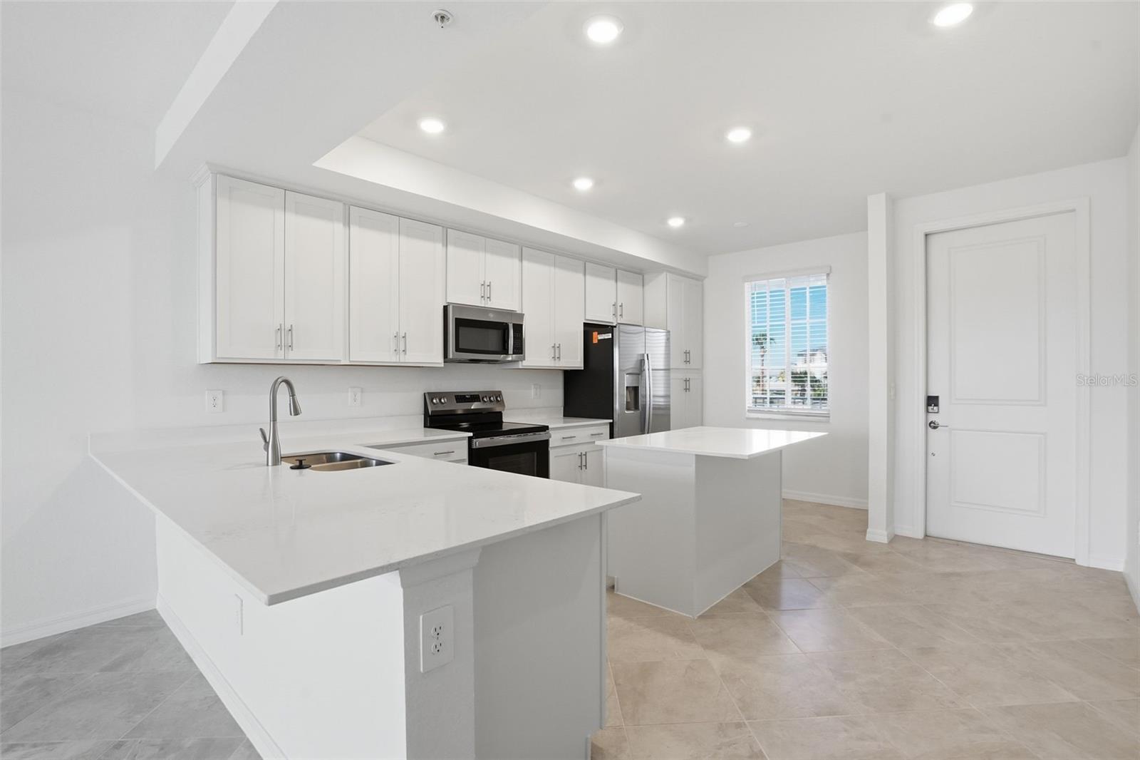CALUSA COUNTRY CLUB - Residential