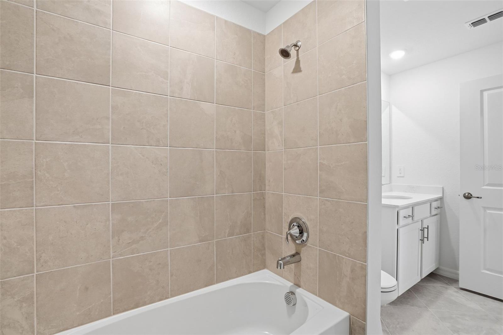 CALUSA COUNTRY CLUB - Residential