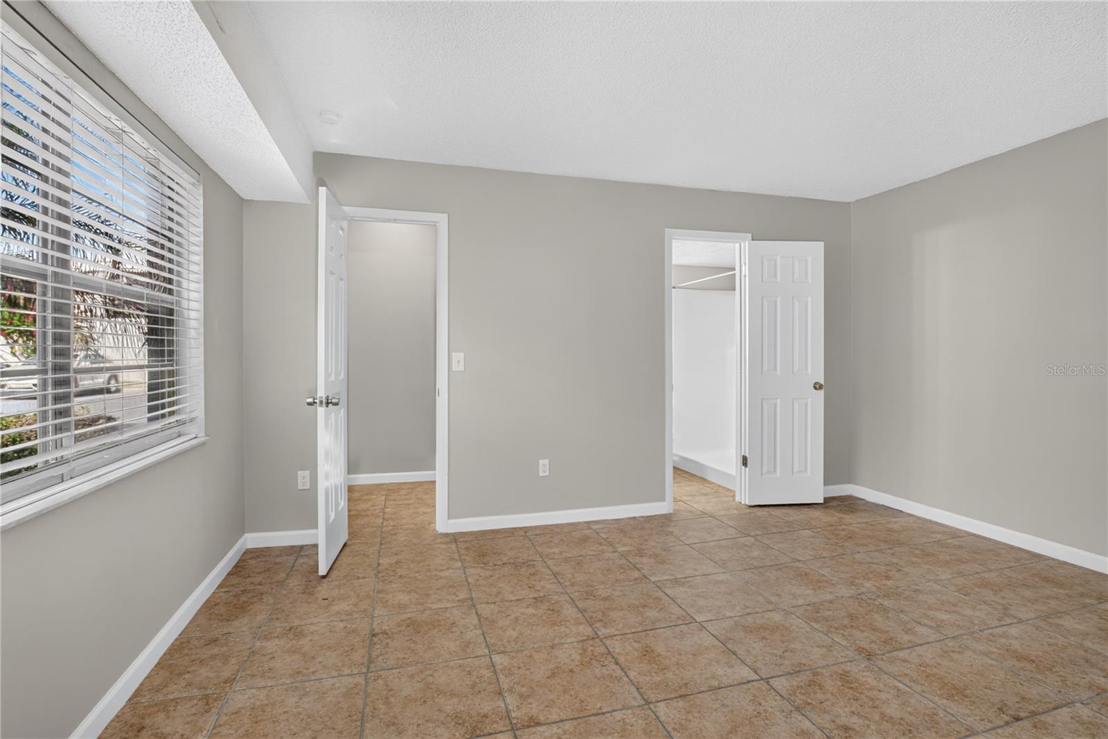WINDTREE GARDENS CONDO PH 01 - Residential Lease