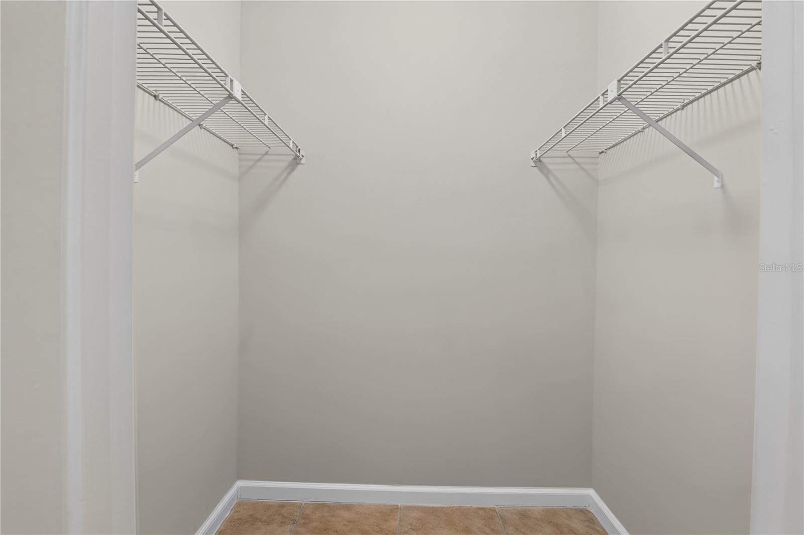 WINDTREE GARDENS CONDO PH 01 - Residential Lease