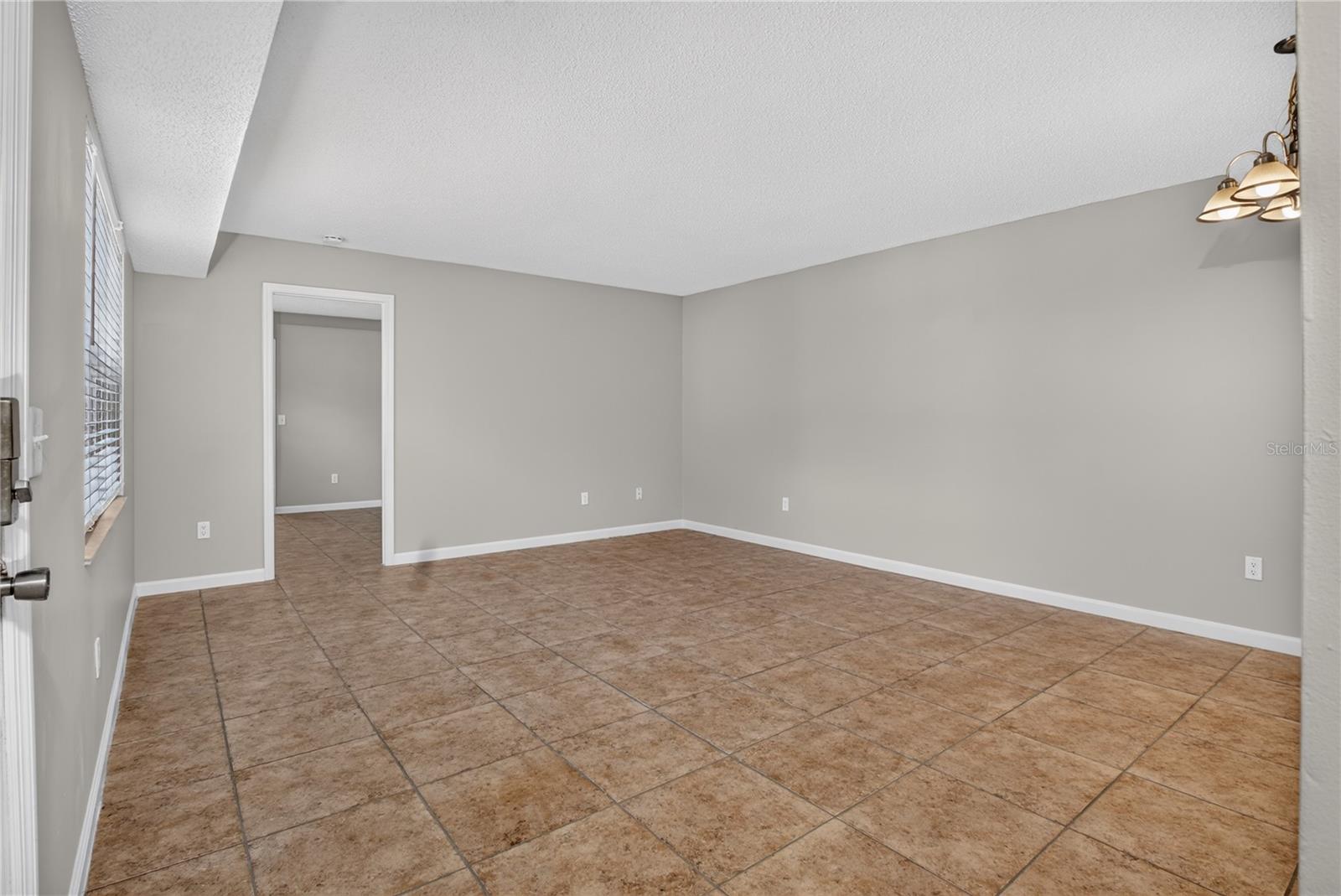WINDTREE GARDENS CONDO PH 01 - Residential Lease