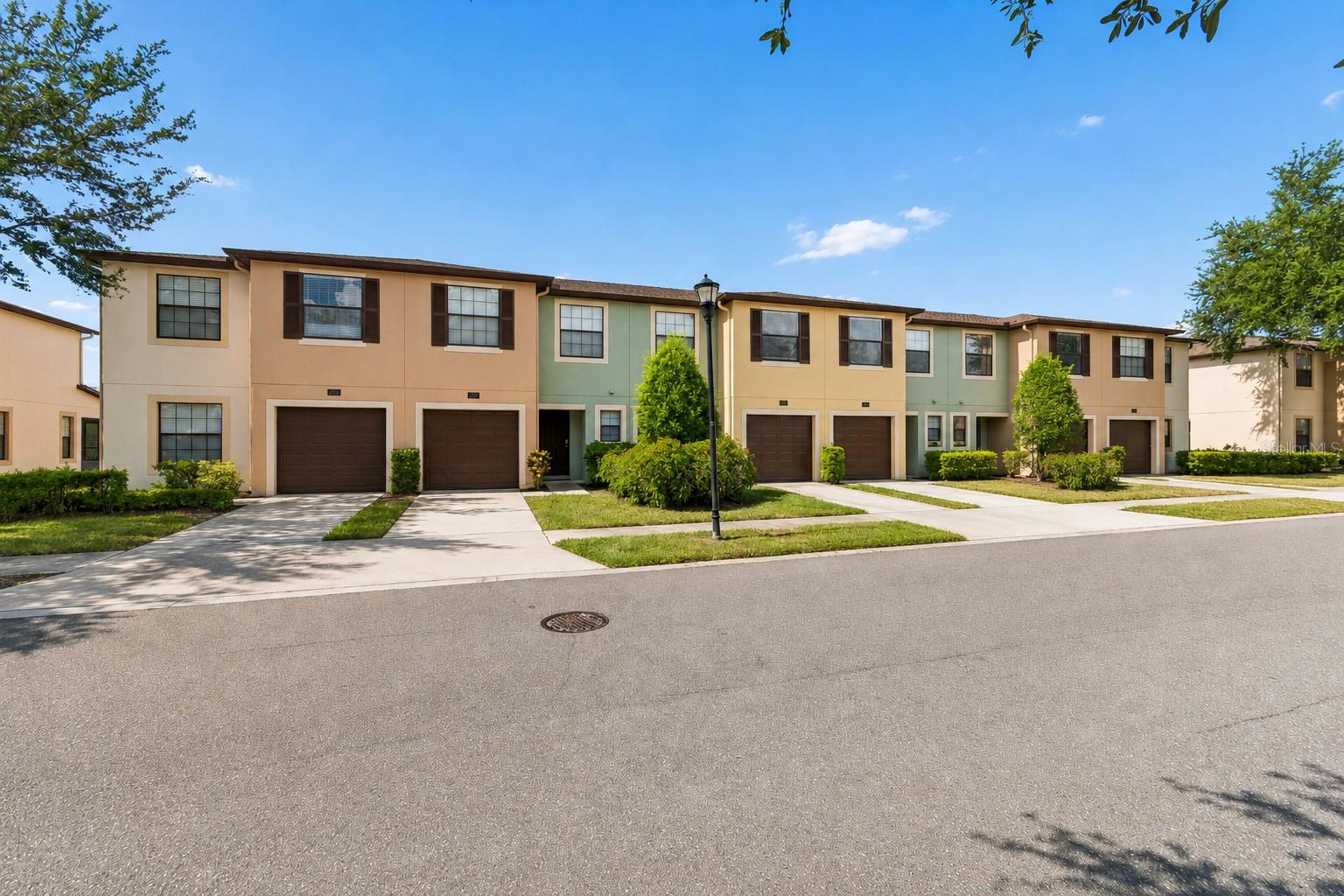EDGEWATER AT LAKE BRANDON - Residential