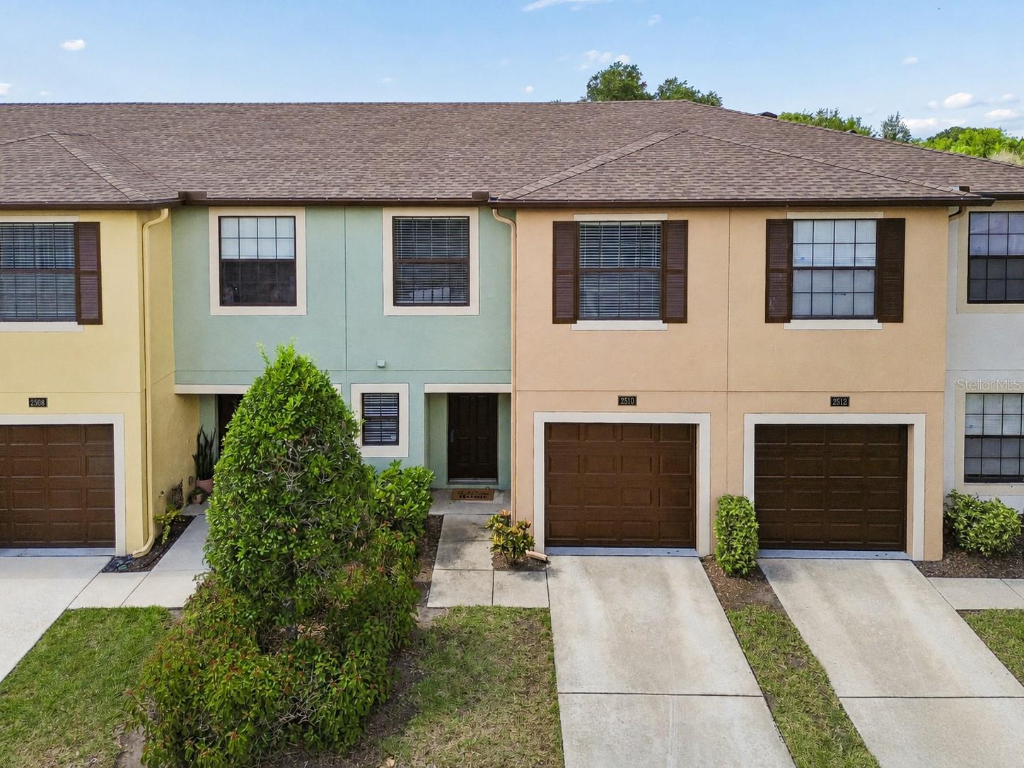 Welcome to EDGEWATER AT LAKE BRANDON, a GATED COMMUNITY offering the perfect blend of
convenience, comfort, and MAINTENANCE FREE LIVING. This 3 BEDROOM, 2.5 BATH TOWNHOME
WITH A 1-CAR GARAGE features an inviting OPEN-CONCEPT FLOOR PLAN, PEACEFUL POND AND
CONSERVATION VIEWS, and a layout designed for both everyday living and entertaining.
Recent improvements include a NEW HVAC SYSTEM (2023), FRESH INTERIOR PAINT (2025), NEW
RANGE (2026), AND UPDATED BATHROOM LIGHT FIXTURES (2026), making this home truly
MOVE-IN READY.
The HOA helps simplify everyday living by including EXTERIOR MAINTENANCE, GROUNDS
MAINTENANCE, WATER, AND A COMMUNITY POOL, allowing you to spend more time enjoying
everything the neighborhood has to offer.
The functional kitchen offers ABUNDANT CABINETRY, A BREAKFAST BAR, AN EAT-IN DINING
AREA, AND GENEROUS COUNTER SPACE, all overlooking the spacious living room. Sliding glass doors
lead to the SCREENED LANAI, where you can relax and enjoy the tranquil POND AND CONSERVATION
VIEWS with no direct rear neighbors.
Upstairs, the generous primary suite provides a private retreat with an en-suite bathroom and ample closet
space, while two additional bedrooms offer flexibility for family, guests, or a home office.
Ideally located just minutes from I-75, SR 60, THE SELMON EXPRESSWAY, DOWNTOWN TAMPA,
SHOPPING, DINING, AND ENTERTAINMENT, this home offers an exceptional combination of location,
value, and lifestyle. Whether you're a first-time buyer, downsizing, or looking for a low-maintenance home in
one of Brandon's most convenient locations, this is an opportunity you won't want to miss.
