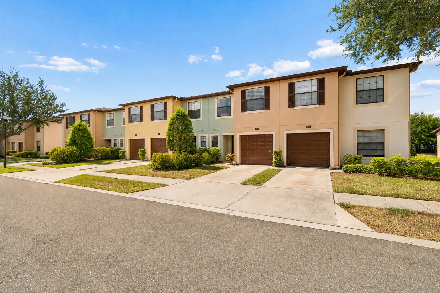 EDGEWATER AT LAKE BRANDON - Residential