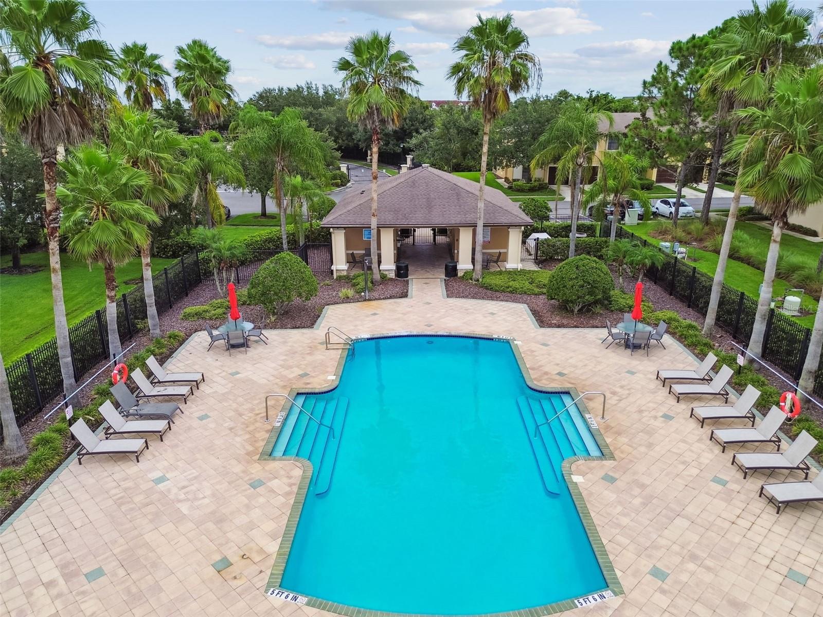 EDGEWATER AT LAKE BRANDON - Residential