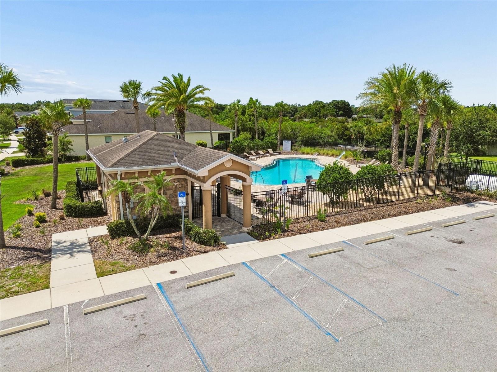 EDGEWATER AT LAKE BRANDON - Residential