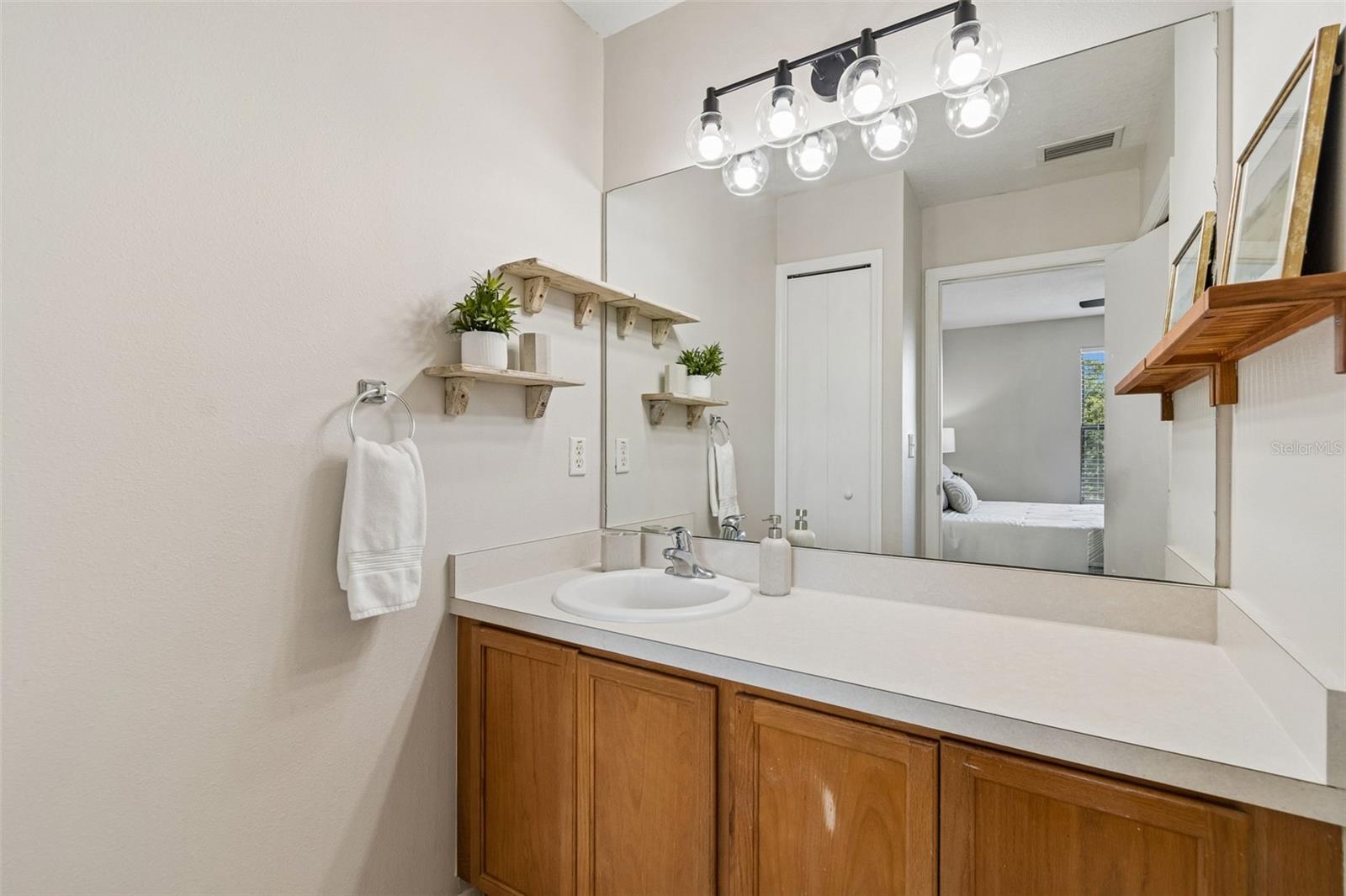 EDGEWATER AT LAKE BRANDON - Residential
