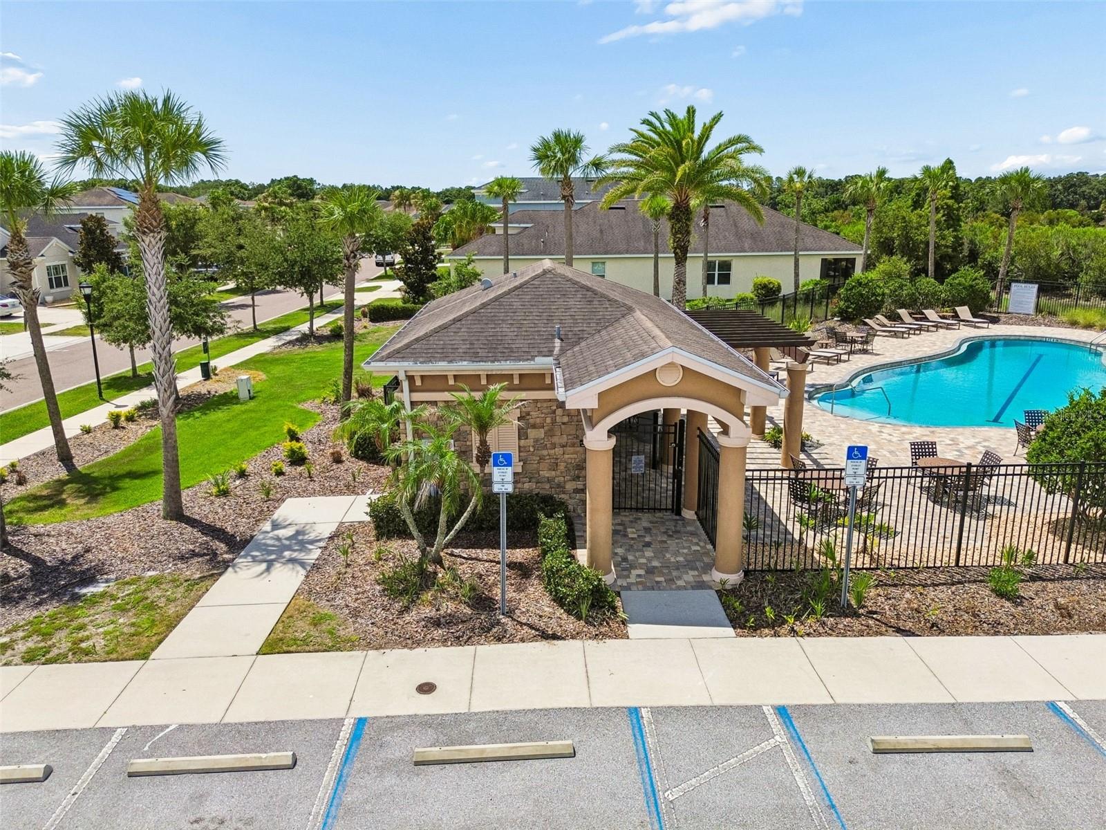 EDGEWATER AT LAKE BRANDON - Residential