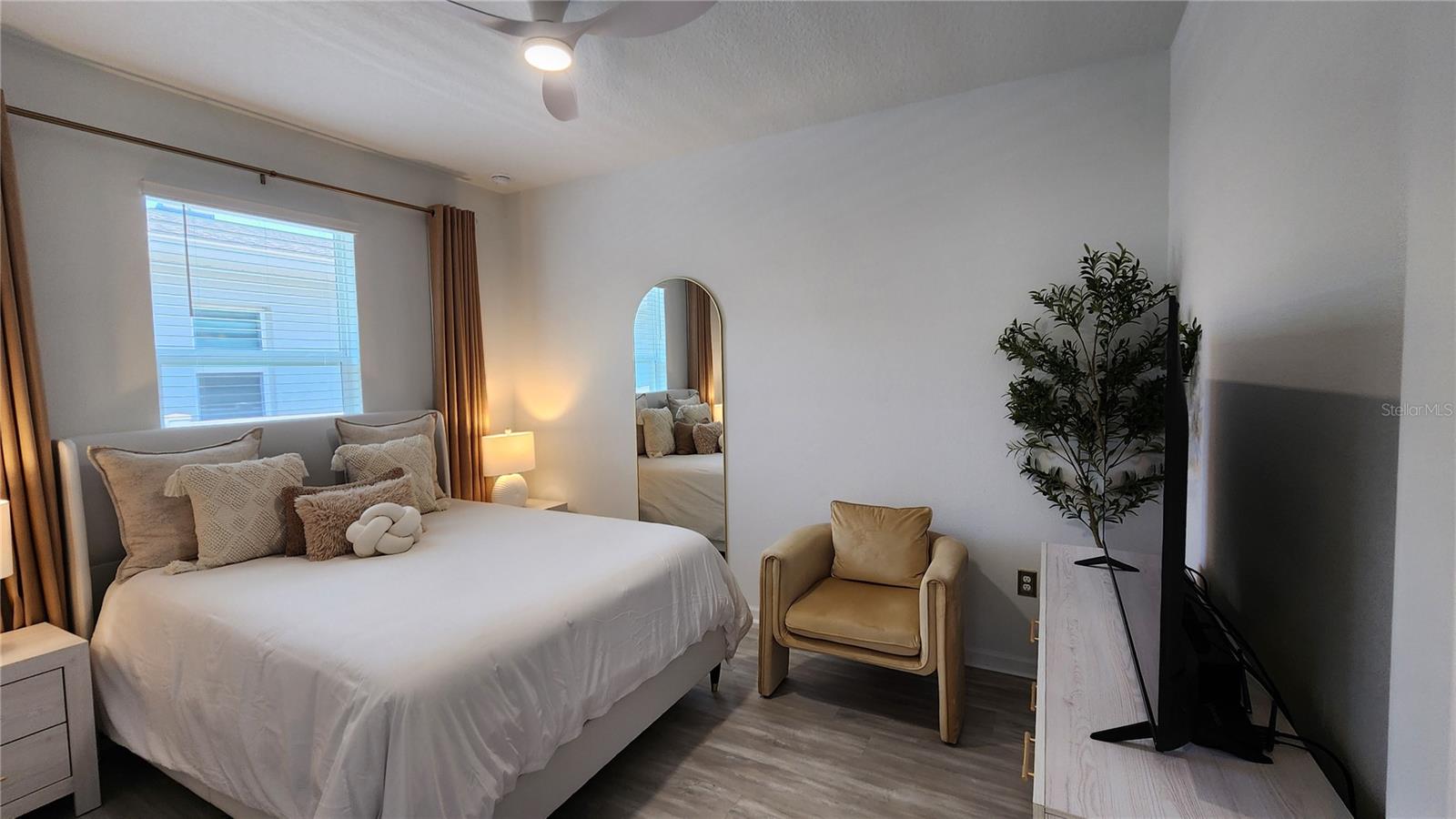 BRONSONS RDG REP - Residential