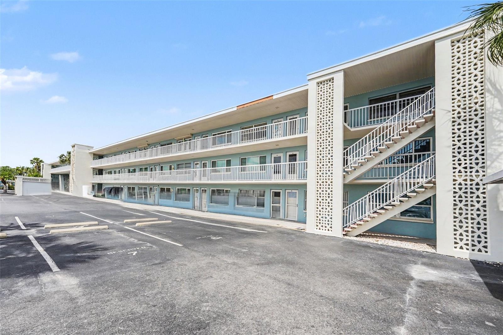 SYLVETTE CONDO - Residential
